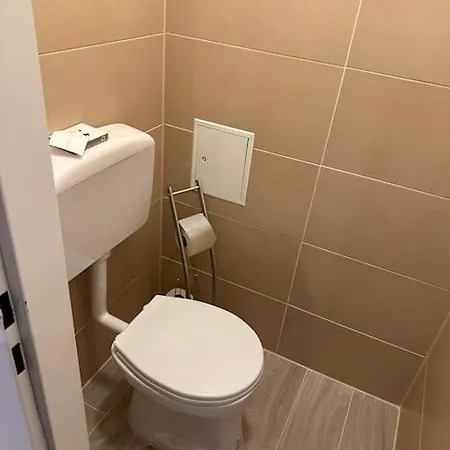Direkt Bei U1 Apartment Vienna Exterior photo