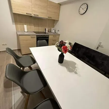 Direkt Bei U1 Apartment Vienna Exterior photo